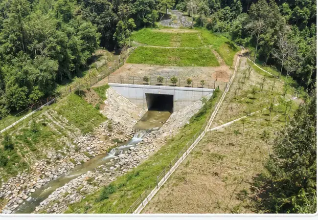 Cauces, inundación y manejo de aguas — fotografía de proyecto de referencia