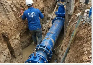 Instalación de red de acueducto con accesorios de gran diámetro